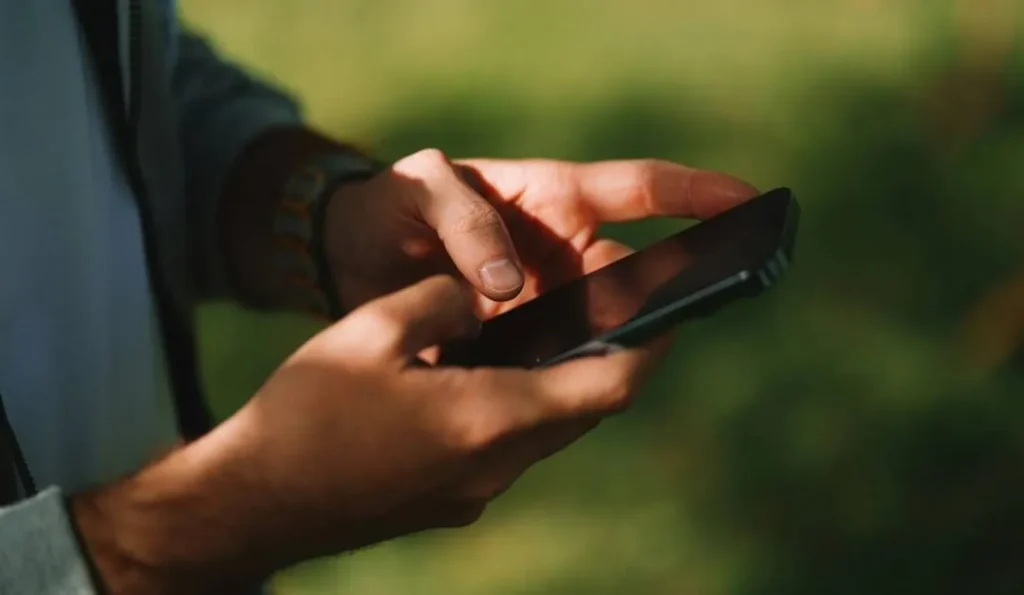 WhatsApp Introduces New ‘Strict Account Settings’ to Combat Spyware src vhy80u featured