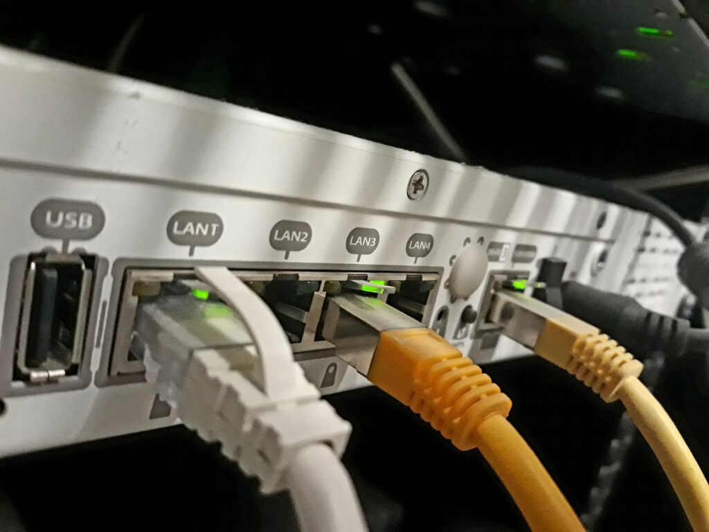 CISA tells agencies to stop using unsupported edge devices src 1dg55zc featured